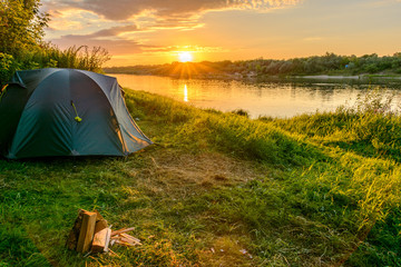 Location emplacement de tentes pour des vacances en camping