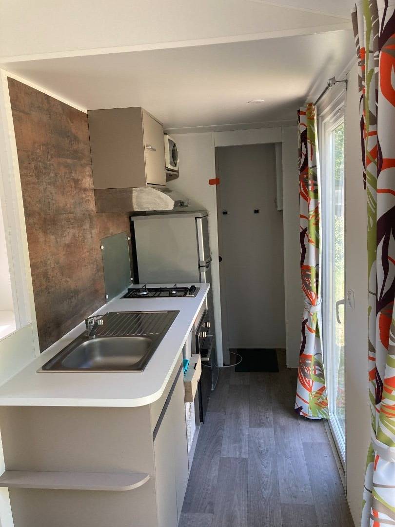 mobil-home-10-cuisine-taupe