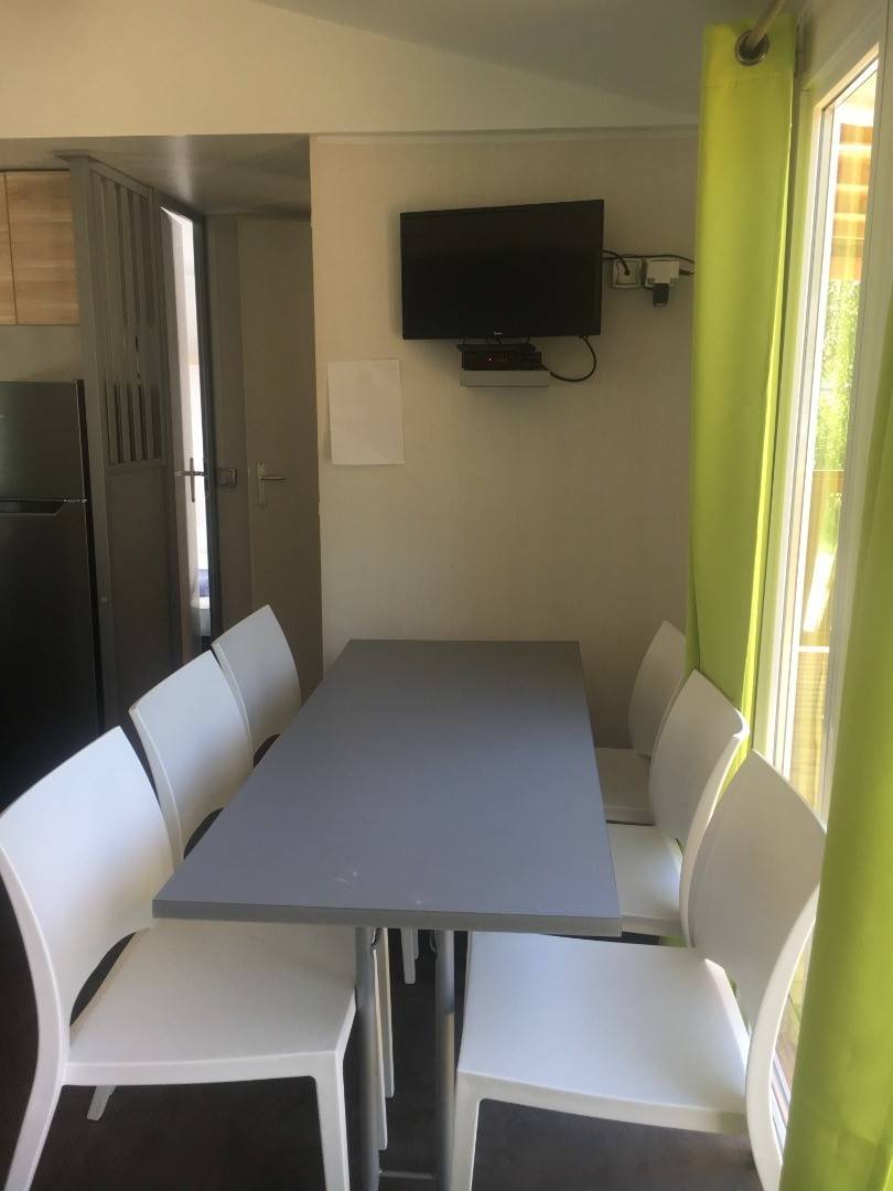 salon-gris-vert-mobil-home-21