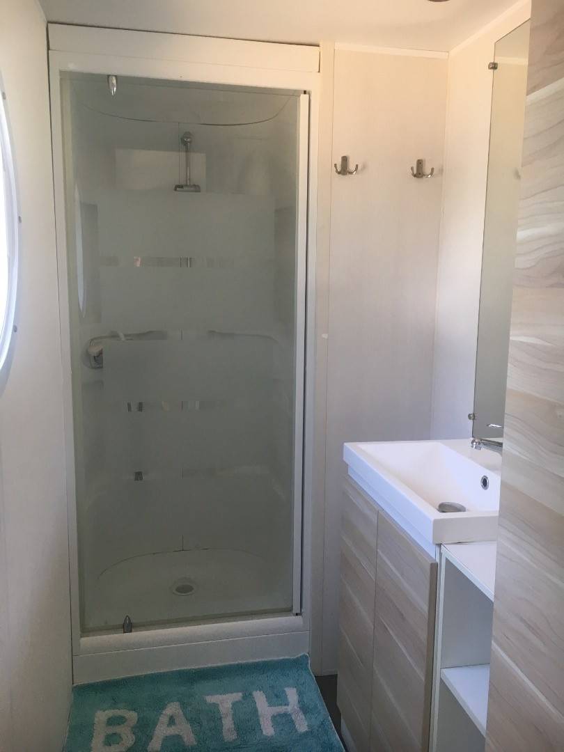 salle-de-bain-mobil-home-21
