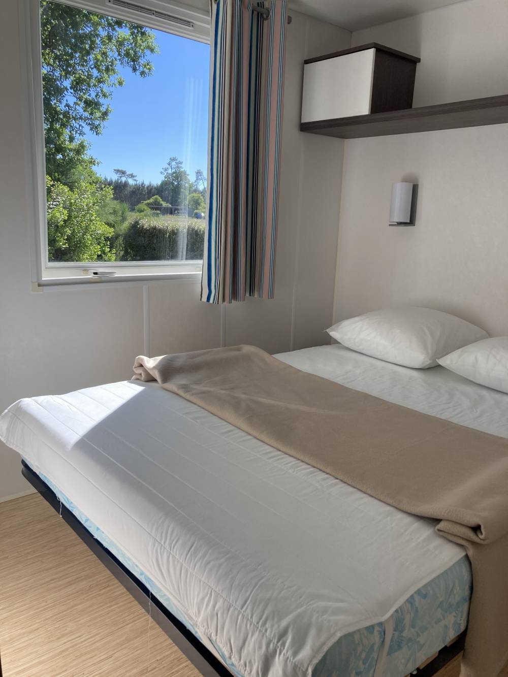 chambre-mobil-home-14