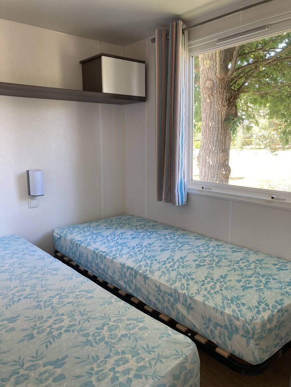 chambre-2-lits-mobil-home-14