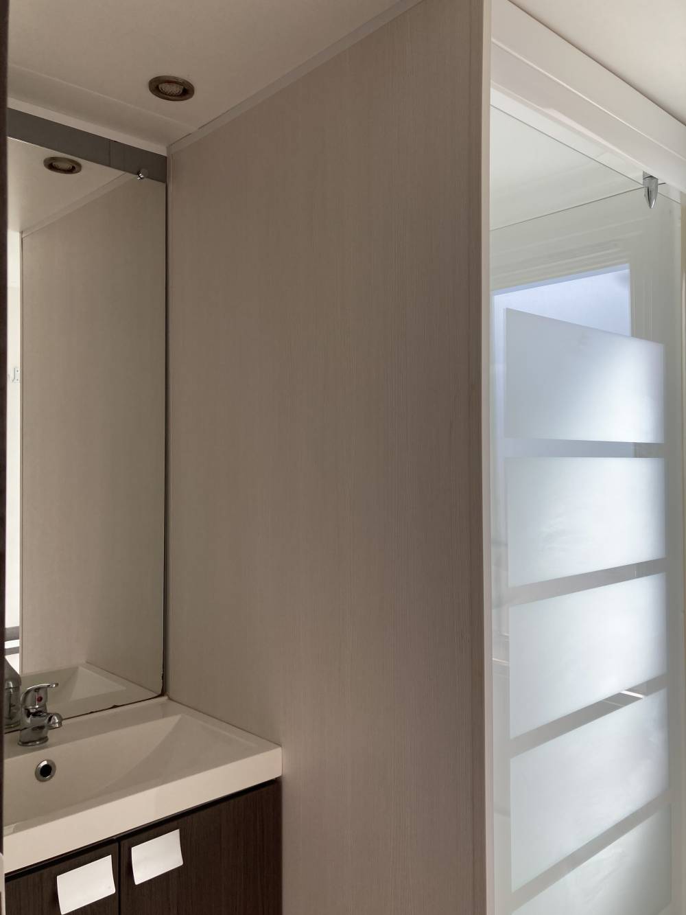 salle-de-bain-mobil-home-14