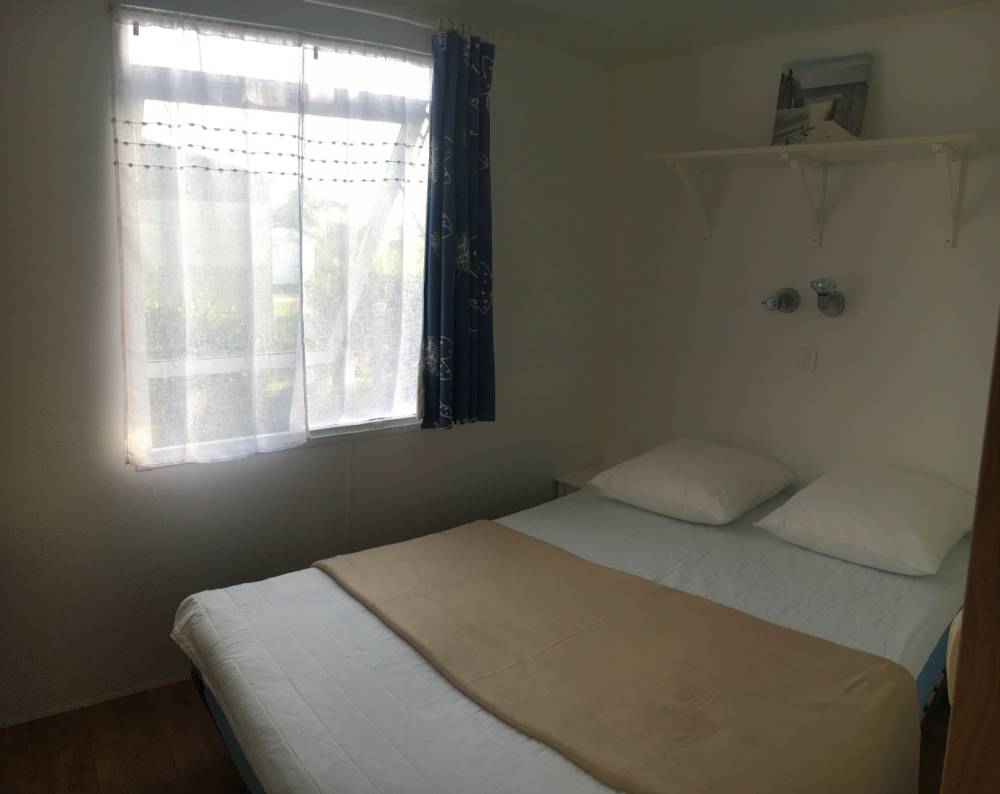 chambre-mobil-home-3