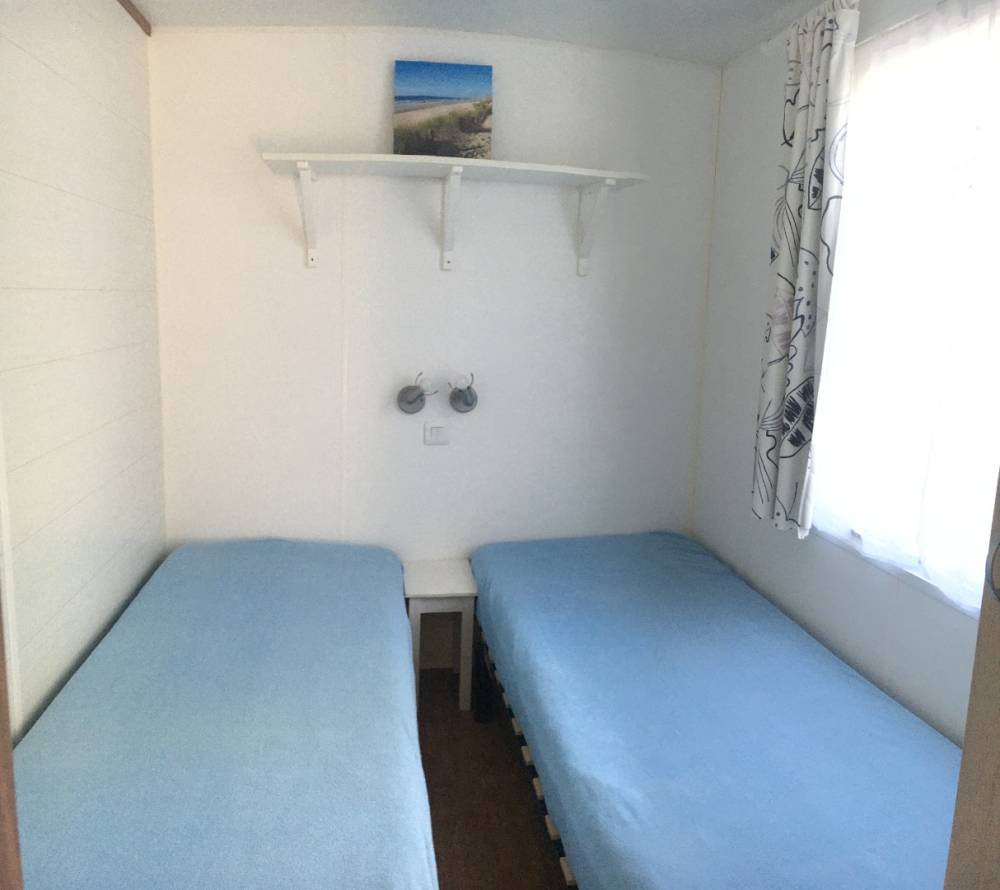 chambre-2-lits-mobil-home-3-2